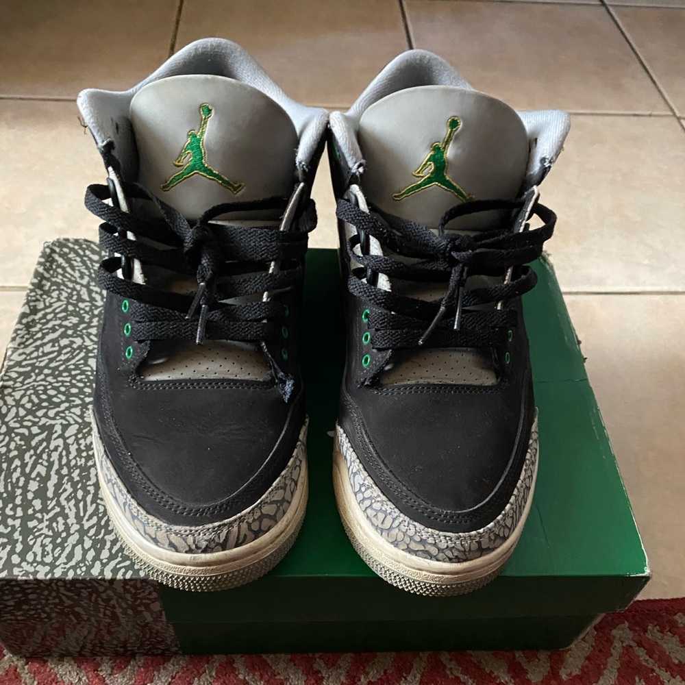 Worn/ Used Men’s Jordan 3 Pine Greens